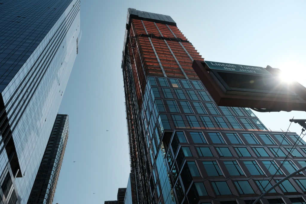 Manhattan Crane Collapse Sparks 5-Alarm Fire And Evacuations