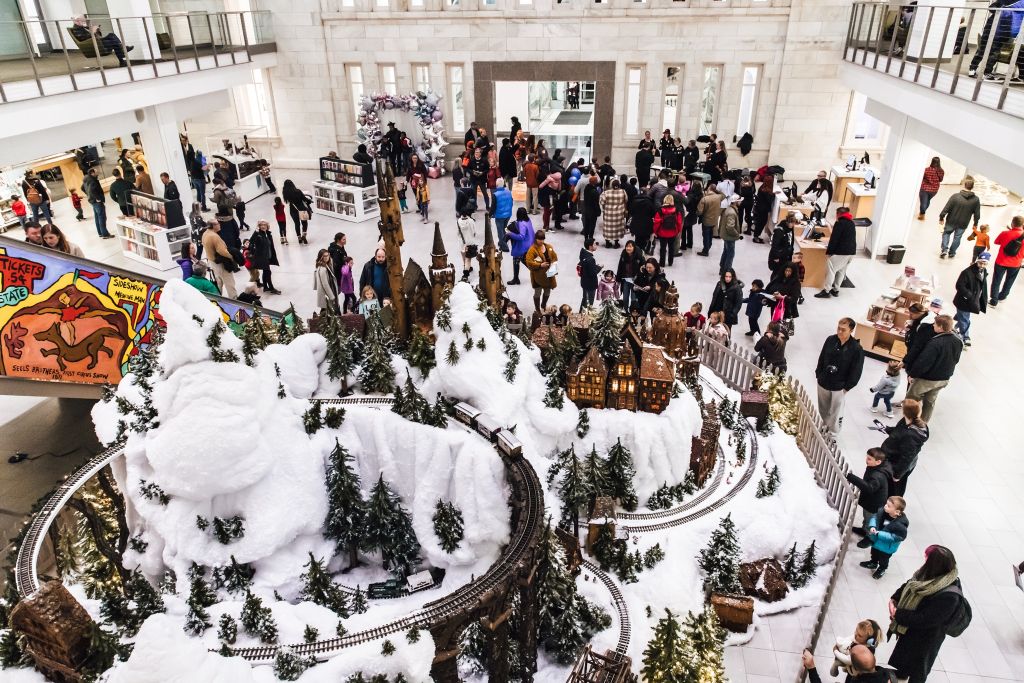 Huntington Holiday Train at Columbus Metropolitan Library
