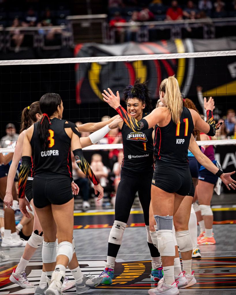 Columbus Fury__se aproxima temporada de voleibol femenino