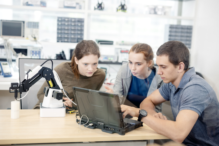 Simulation-based and collaborative learning enhances engineering education. Education technology.