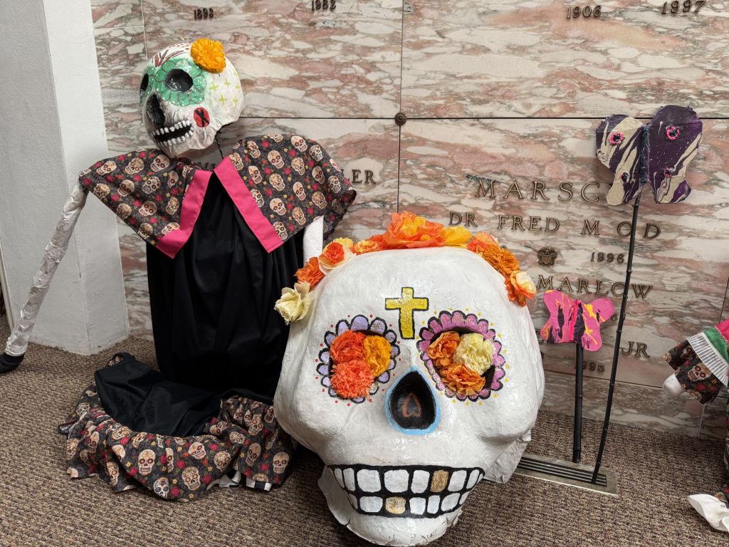 ¿Le gustaría aprender a decorar detalles con temática de muertos?