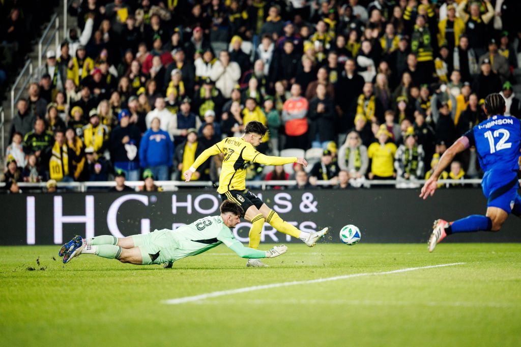 Columbus Crew fuerza el Juego 3 con goleada dominante en casa