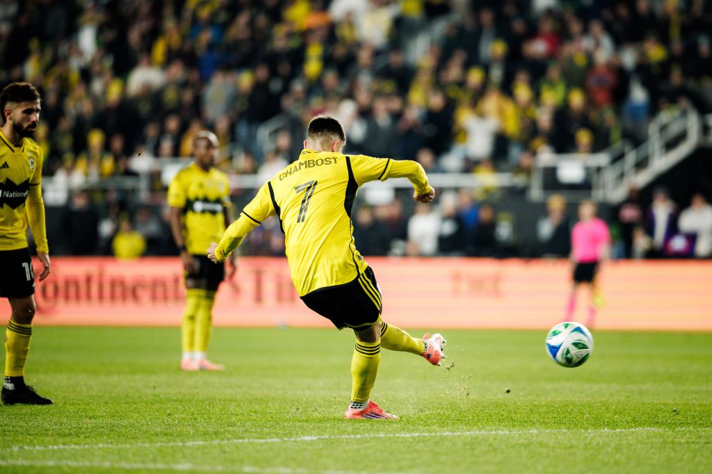 Columbus Crew fuerza el Juego 3 con goleada dominante en casa