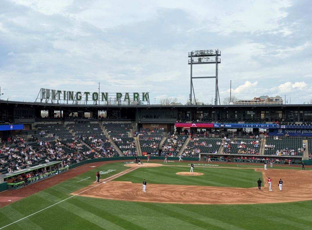 ¡Fanáticos de Los Veleros viven la mejor temporada de béisbol!