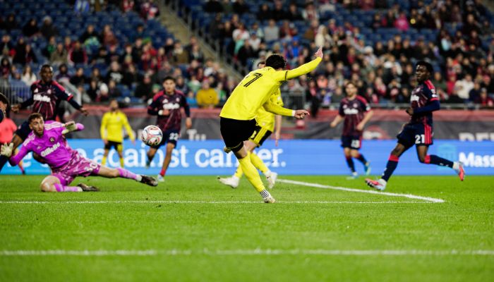 Diego Rossi hace historia en la derrota del Columbus Crew ante New England